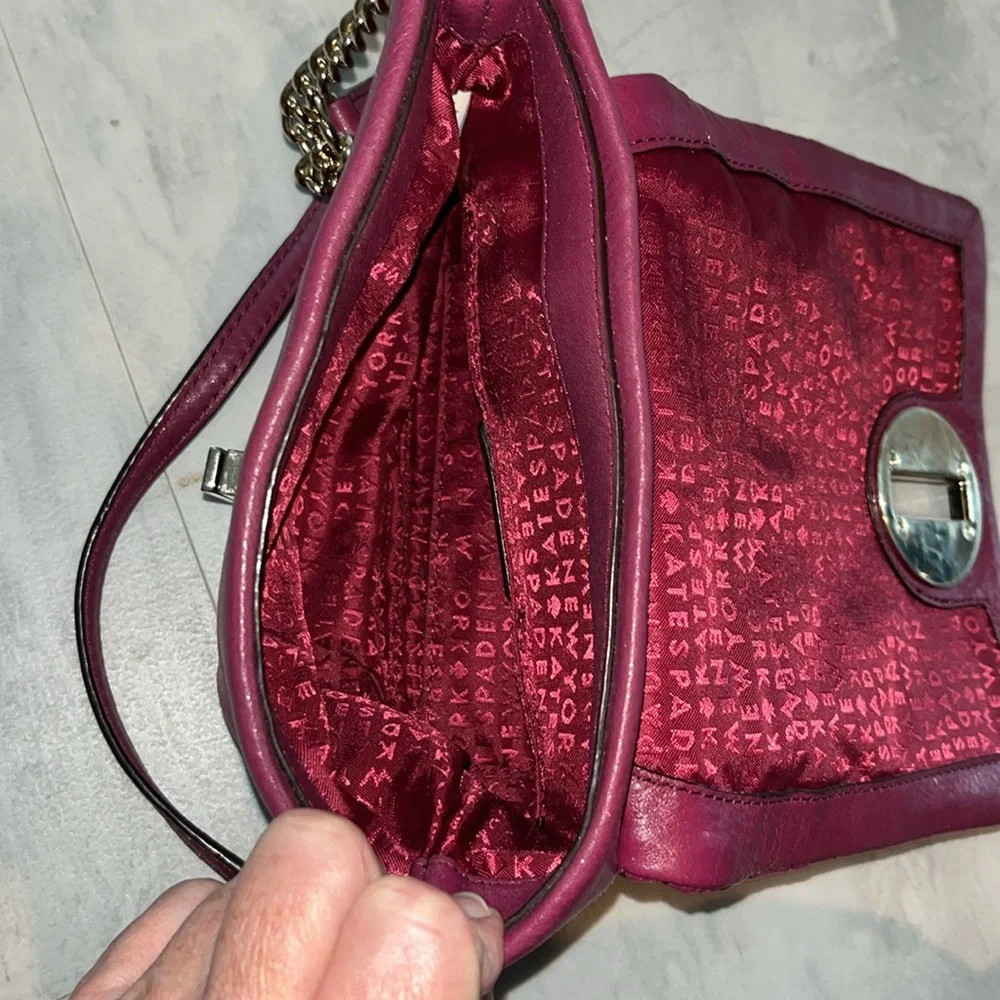 Kate Spade  Astor Court Naomi Crossbody bag  Quilted  Leather Raspberry Turnlock - Picture 14 of 17